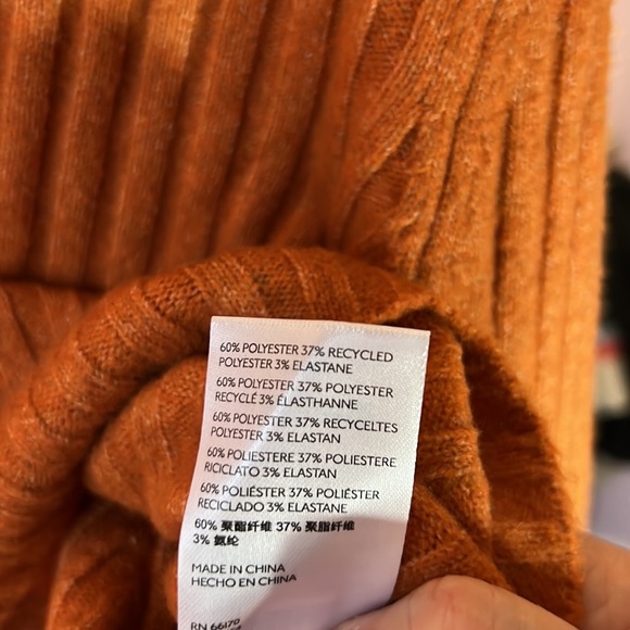 Urban outfitters cropped cardigan. NWOT. - Picture 4 of 4